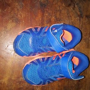 Toddler size 6 sneakers